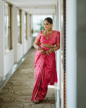 Laxmi Shetty Instagram - ngl I loved my wedding look, simple, elegant & PINK! 🙈💖 

Sari @jayalakshmionline 
Jewelry @kundan.jewellers 
🎥 @thecelebrant.in 
Makeup @megna_alva 
Hair @manish_hairstylist 
.
.
.
.
.
.

#southindianbrides #bridesofsouthindia #southindianjewellery #bridal #bridallook #explorepage #indianwedding #indianbride 
South Indian bride, sari bridal look, explore page, Indian wedding, south bride, brides of south