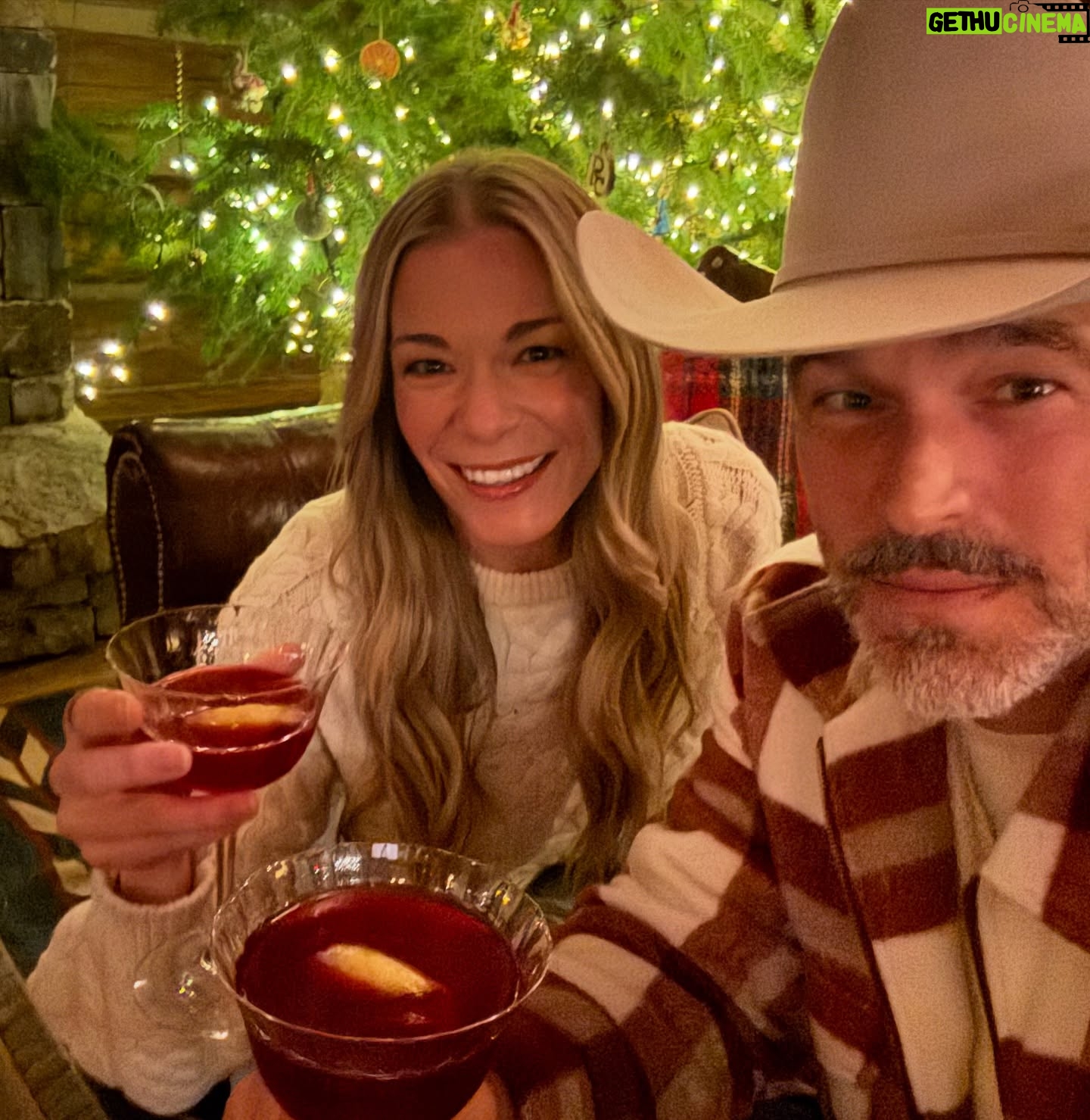 LeAnn Rimes - 23.3K Likes - cheers 🥂 to a glorious 2025! we love you all! let’s do this!!! happy new year! 🎆 #happynewyear #2025 #happy2025 #theranchatrockcreek