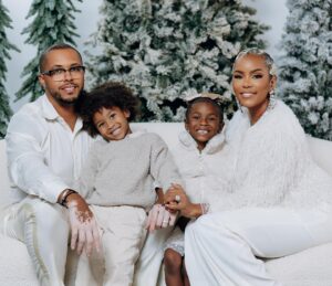 LeToya Luckett Instagram - ✨MERRY CHRISTMAS✨

Love is all I need. 🙏🏾🎄

Wishing you love & light this Christmas ✨❤️
@taleo47