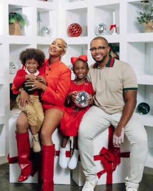 LeToya Luckett Instagram - ✨COLES CHRISTMAS✨

Happy Holidays from our family to yours! 🎄❤️🙏🏾
@taleo47 

Photos || @colordujourphotography 
MUA|| @colordujour