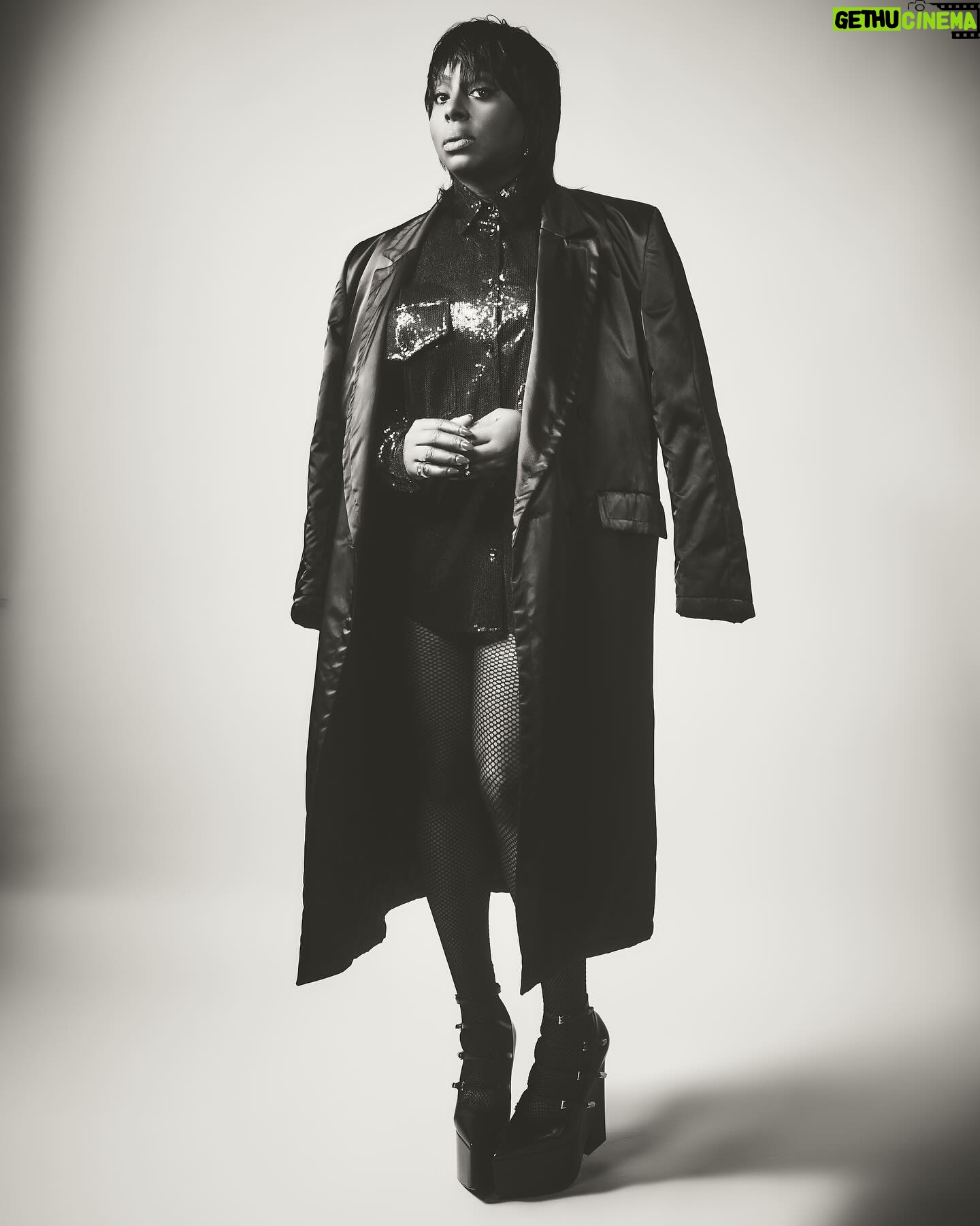 Ledisi - 3.8K Likes - “Right now, I’m having fun evolving and not defining things so much. I haven’t thought about what this new me is. I’m just having fun and looking for my throughlines in fashion and what makes me feel good.” - @ledisi
Full Article (Link in Bio)
Trench Coat/shirt: @Pence1979
Jewelry: @ShopMiraco
Stockings: @Wolford
Platforms: @Versace
#CoverGirl
My L’Officiel Monaco Magazine, digital cover story, A Journey of Passion, Purpose, and Power, is available now. @lofficielmonaco
TEAM CREDITS:
Photographer: @jdthecombo
Fashion Stylist & Creative Director:
@mickeyboooom @theonly.agency
Hairstylist: @iamstacygray
Makeup artist: @makeupbylatisha
Production: @freemenbymickey
Photographer assistant: @orensiddo
Stylist assistant: @cecewetrust
Ledisi’s Publicist @mzguinness
#ledisi #goodlife #fashion