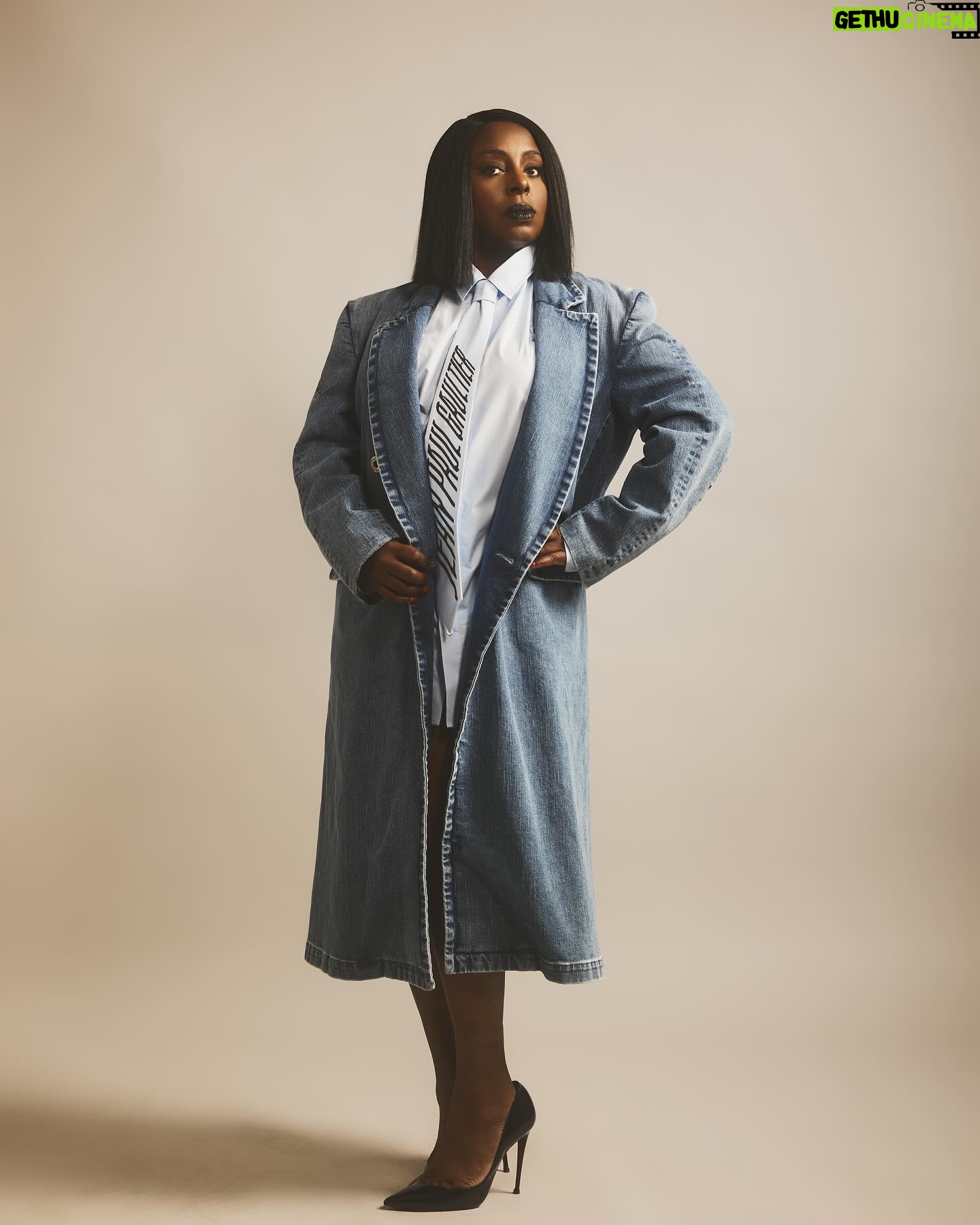 Ledisi - 3.7K Likes - “When I wear Jean Paul Gaultier, I feel sexy-geeky chic. In JPG, I feel like my true nerdy self.” ❤️- @ledisi
#CoverGirl
My L’Officiel Monaco Magazine, digital cover story, A Journey of Passion, Purpose, and Power, is available now. @lofficielmonaco
Full Article (Link in Bio)
TEAM CREDITS
- Photographer: @jdthecombo
- Fashion Stylist & Creative Director:
@mickeyboooom @theonly.agency
- Hairstylist:@iamstacygray
- Makeup artist: @makeupbylatisha
- Production: @freemenbymickey
- Photographer assistant: @orensiddo
- Stylist assistant: @cecewetrust
- Ledisi’s Publicist @mzguinness
Shirt: @jeanpaulgaultier #jeanpaulgaultier
Shoes: @louboutinworld
Trench: @pence1979
#ledisi #goodlife #fashion