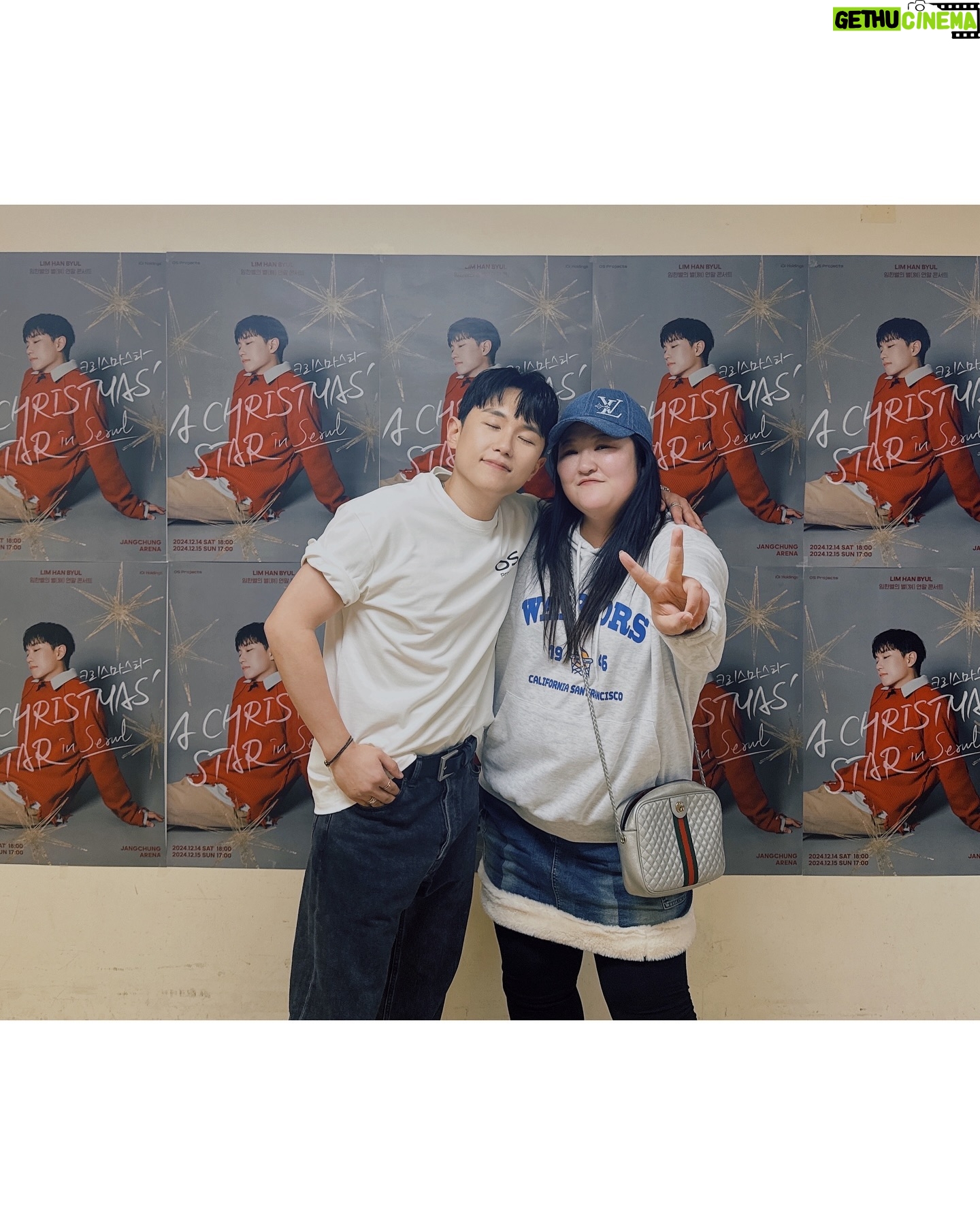 Lee Gook-ju - 3.7K Likes - @onestarl
#장충체육관 이라니 멋지다!!
게스트 없이 혼자 2시간반을 빈틈없이 와~
30대 내 마지막 콘서트는 #임한별
앞으로도 오래오래 노래 불러줘~ ♥️
진짜 너가 최고다 한별아~~~~