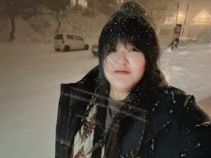 Lee Gook-ju Instagram - 2024년 눈 구경 끝❄️
연말 즐겁게 보내는 중입니다 ☃️