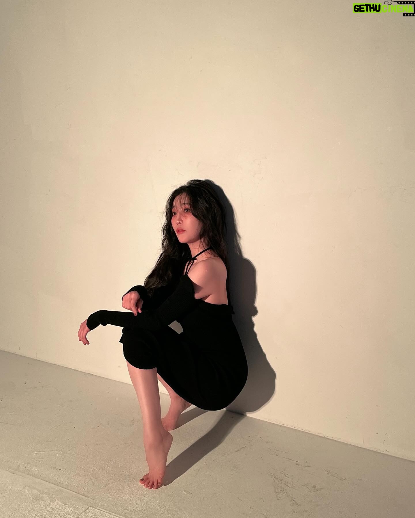 Lee Hae-ri - 22.5K Likes - 체조경기장 입성도 꿈만 같았는데
오픈 5분만에 매진이라니요
너무 감사합니다
정말 행복한 기억 만들어 드리고 싶어요
가만 안둔다요 각오해요
각오해요나한테
각오해요나한테!!!!!