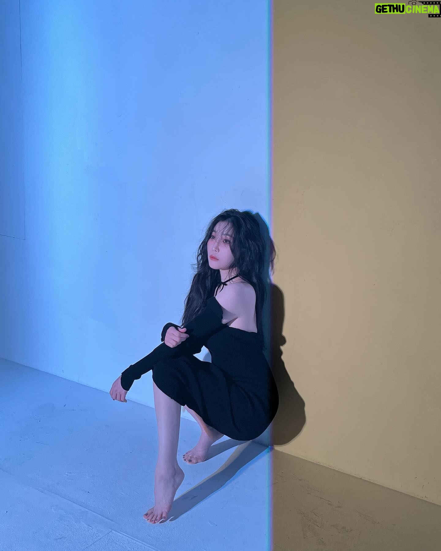 Lee Hae-ri - 22.5K Likes - 체조경기장 입성도 꿈만 같았는데
오픈 5분만에 매진이라니요
너무 감사합니다
정말 행복한 기억 만들어 드리고 싶어요
가만 안둔다요 각오해요
각오해요나한테
각오해요나한테!!!!!