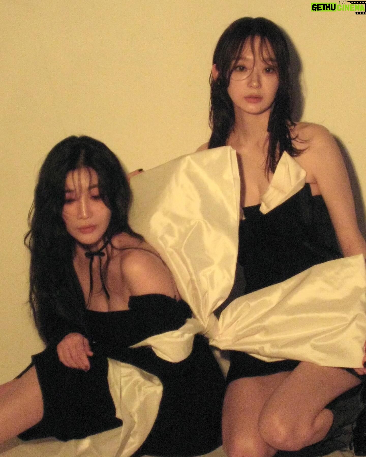 Lee Hae-ri - 22.5K Likes - 체조경기장 입성도 꿈만 같았는데
오픈 5분만에 매진이라니요
너무 감사합니다
정말 행복한 기억 만들어 드리고 싶어요
가만 안둔다요 각오해요
각오해요나한테
각오해요나한테!!!!!