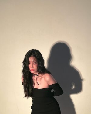 Lee Hae-ri Instagram - 체조경기장 입성도 꿈만 같았는데
오픈 5분만에 매진이라니요 
너무 감사합니다
정말 행복한 기억 만들어 드리고 싶어요
가만 안둔다요 각오해요 
각오해요나한테 
각오해요나한테!!!!!