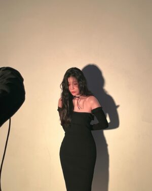 Lee Hae-ri Instagram - 체조경기장 입성도 꿈만 같았는데
오픈 5분만에 매진이라니요 
너무 감사합니다
정말 행복한 기억 만들어 드리고 싶어요
가만 안둔다요 각오해요 
각오해요나한테 
각오해요나한테!!!!!