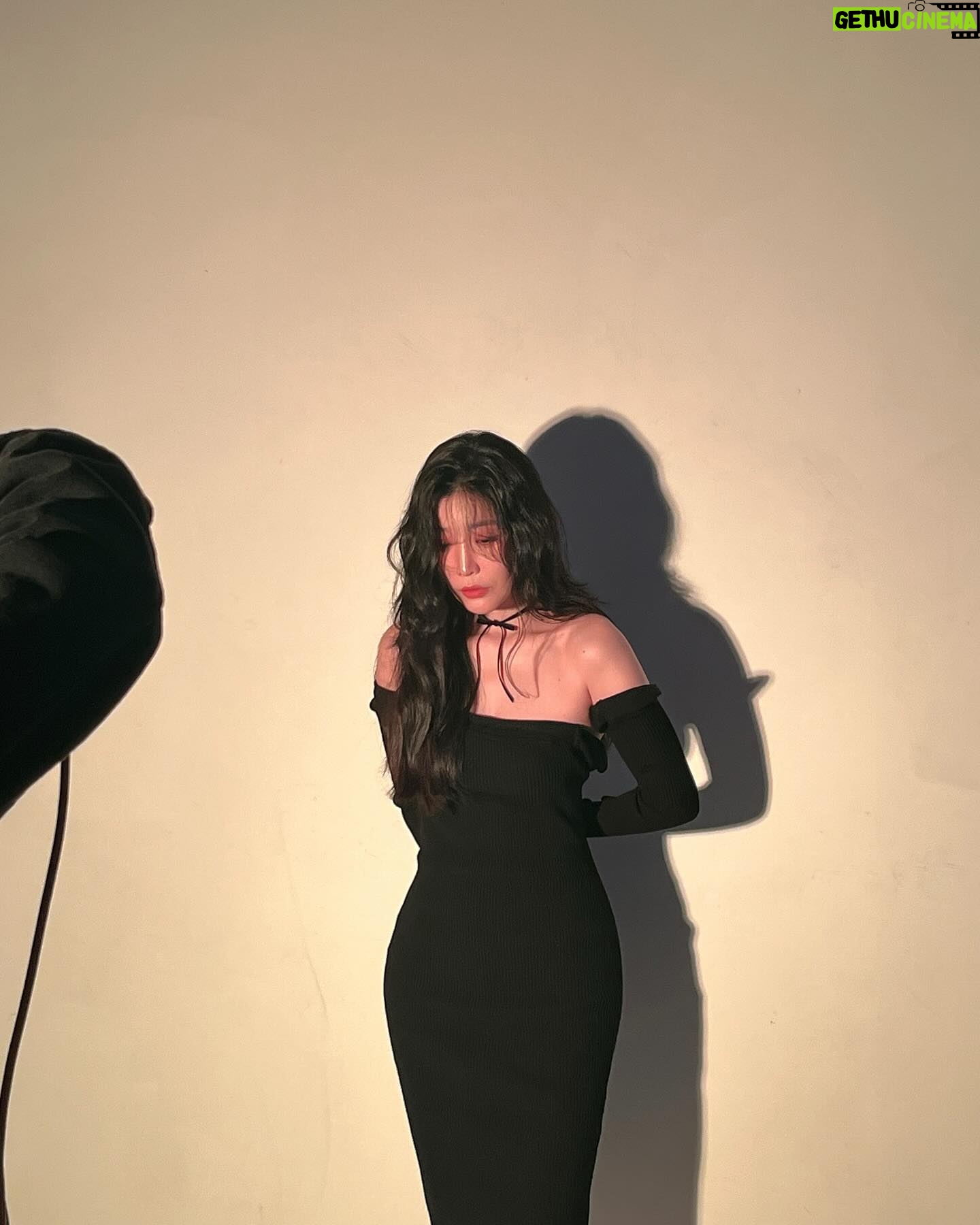 Lee Hae-ri - 22.5K Likes - 체조경기장 입성도 꿈만 같았는데
오픈 5분만에 매진이라니요
너무 감사합니다
정말 행복한 기억 만들어 드리고 싶어요
가만 안둔다요 각오해요
각오해요나한테
각오해요나한테!!!!!