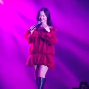 Lee Hi Instagram - 🏹❤️