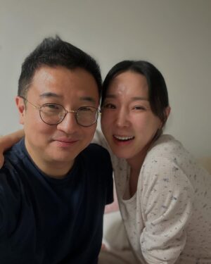 Lee Ji-hye Instagram - 새햐복마니받으세요

늘 응원합니다❤️

저도 잘지내고 있어요
오늘따라
더 쇼윈도 같네요 ㅋㅋ

사랑해요 인친들