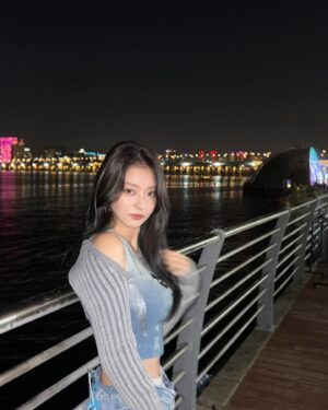 Lee Na-gyung Instagram - 다시 흑발 😎