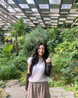 Lee Sae-rom Instagram - 9시에 만나아☀️🧚🏻