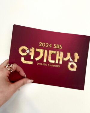 Lee Si-woo Instagram - 2024 SBS 연기대상 시상자로 영광스러운 자리에 함께할 수 있어 감사했습니다💗