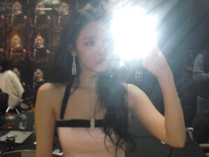 Lee Sun-mi Instagram - 시켜줘 명예 JYP