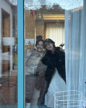 Lee You-mi Instagram - #mr플랑크톤 🐼🤣 
👩🏆 🌞등 🐯등 ♨️ 🦶🌸 💒 😝