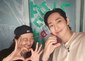 Lee Young-ji Instagram - 벌써 절반 넘게 왔네