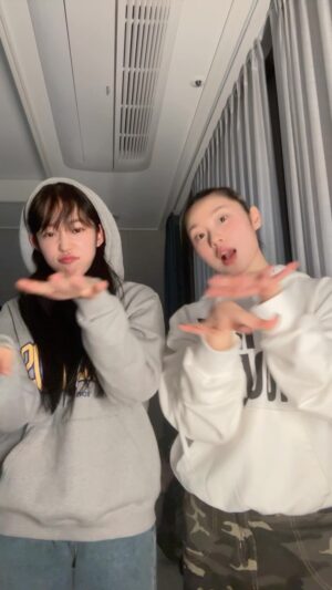 Leejung Lee Instagram - 노윤서 이이정네 아파트로 놀러오세요🏡