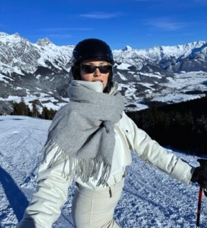 Lena Gercke Instagram - Ski Day !⛷️⛷️⛷️Mein Lieblingsvideo ist das letzte😂 wo ich einfach ne falsche Ausfahrt genommen habe und Dustin vergeblich auf mich wartet😂😂😂 ich sag mal so…es wird nicht unbedingt besser von Jahr zu Jahr 😂