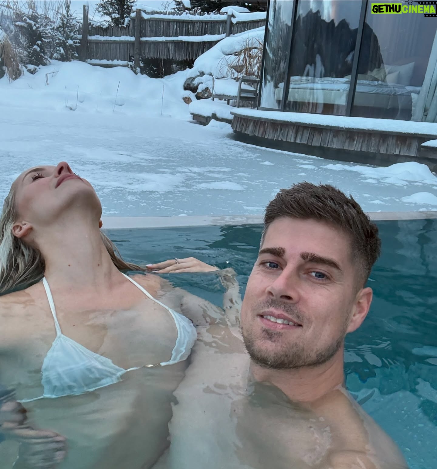Lena Gercke - 62.3K Likes - Anzeige| Wir wünschen euch wunderschöne Weihnachten ❤️❤️❤️