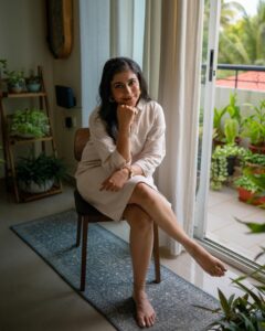 Actress Leona Lishoy HD Photos and Wallpapers January 2025