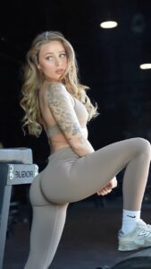 Actress Leslie Golden HD Photos and Wallpapers January 2025