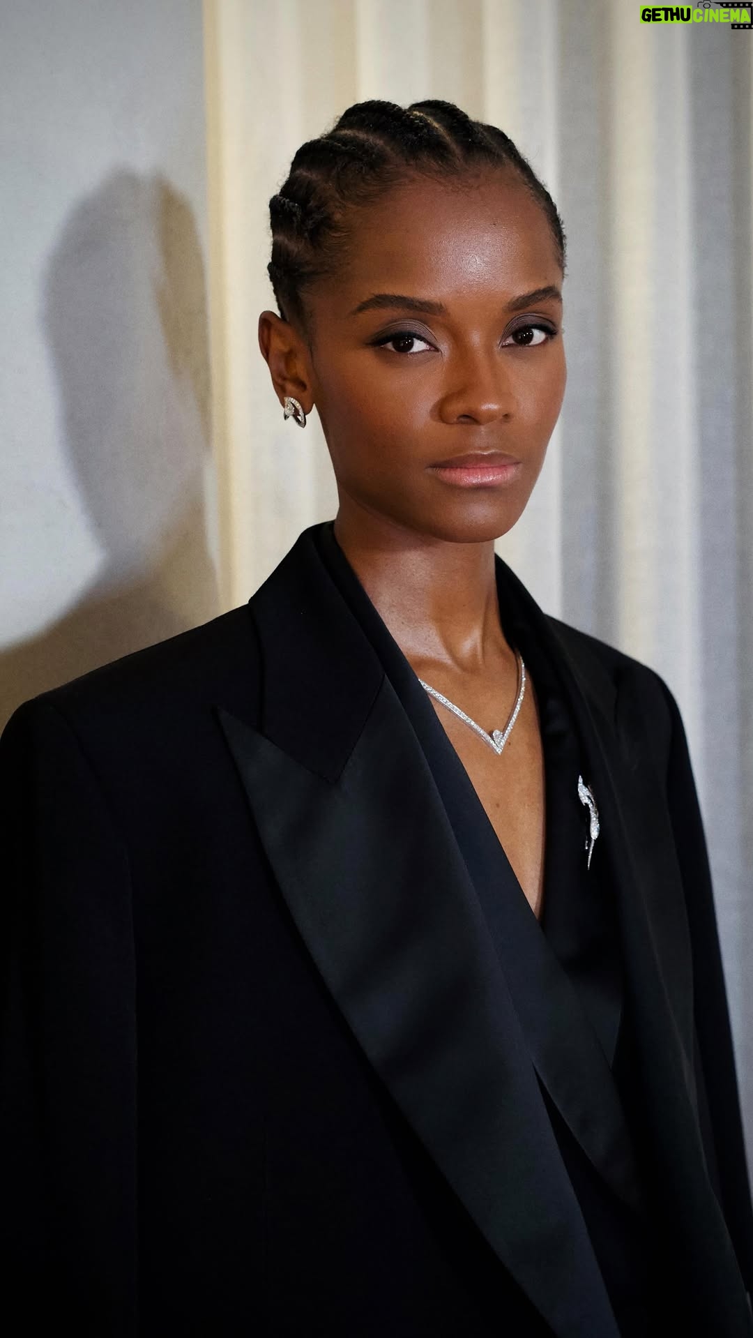 Letitia Wright - 41.1K Likes - @elleuk Style Awards Celebrating British Fashion. @kenyahunt thank you🙏🏾
Wearing @walesbonner 🖤
Jewellery @chaumetofficial
Style & Glam
@shionat , @kennethsohmakeup , @stefanbertin, @brendafordhair
📷 @shotby.stefan