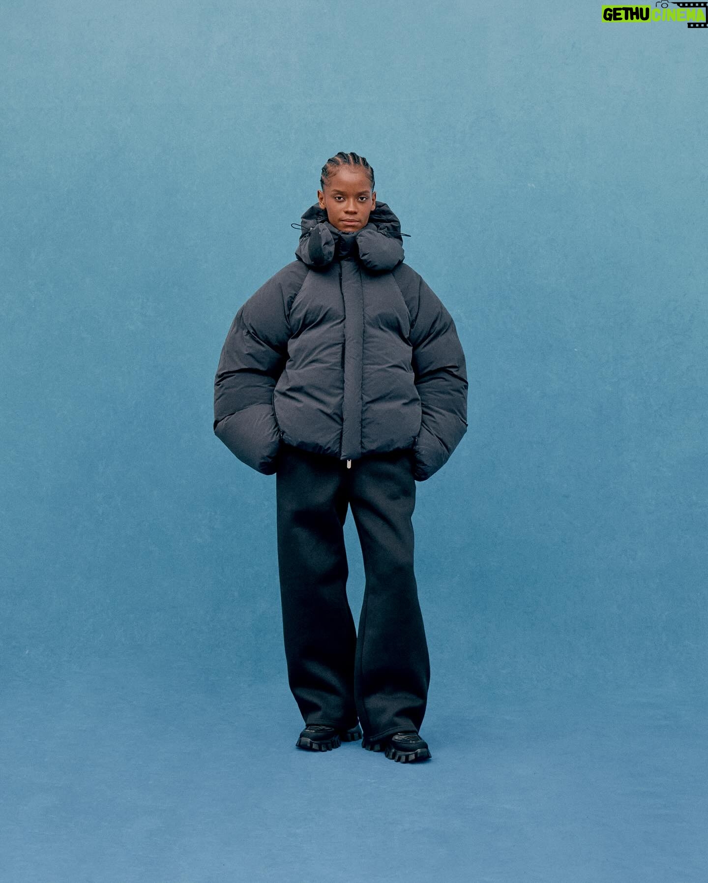 Letitia Wright - 90.1K Likes - Introducing the final segment of our Welcome Home campaign, featuring @letitiawright and her family on this special Christmas Day. A celebration of family, connection, and the beauty of coming together during this season.
For Letitia and her two younger siblings and cousin - Mariam, Hakeem & Rushan, the idea of home is all encompassing—it’s love, trust and a place of safety. Vulnerability and the process of building one another is a shared experience amidst their family.
When speaking to Hakeem about the feeling of being alongside his family on a campaign, which had never been done before, he expressed a sentiment of pride and belief of this being a direct result of love between his family and within the team, to be able to produce an authentic culmination of multiple forms of family.
Additionally, speaking to Mariam about how her family has formed who she is today, she said that they’d been the rock of her life, being there at every crucial step of her development from child to young adult.
Lastly, when asking cousin Rushan about his family’s importance to him it was as simple as it being everything to him. Nothing compares to the genuineness and real truthfulness of your family’s love.
In this collection, Letitia and her family wear a mixture of Night V2 Zip Hoodies & Pullovers, alongside Night V2 Stacks & Night Bermuda Nylon Pants. Their uniformity remphasises the solidarity they share between each other, through all they’ve experienced together as a family.
From our family to yours, wishing you a Merry Christmas filled with love, connection, and the warmth of togetherness.
Shot by @feng_ish
Lighting Gaffer: Akira Trees @a.trees
Creative Director : @emxxuel
Assistant to Creative Director: @michaelkings._
Producer: Abiola @abiolaa.k
Assistant Producer: @deborahray_
Stylist: @marikabastien
Stylist: @kadz.david
BTS: Luca Allick-Smith
Assistant: @amarachifelix_
Assistant: Daniel Atere
Assistant: Blessing Arogula-Kadejoh
MUA: @vinvivaa
Hair Stylist: @brendafordhair
#WelcomeHome #MerryChristmas