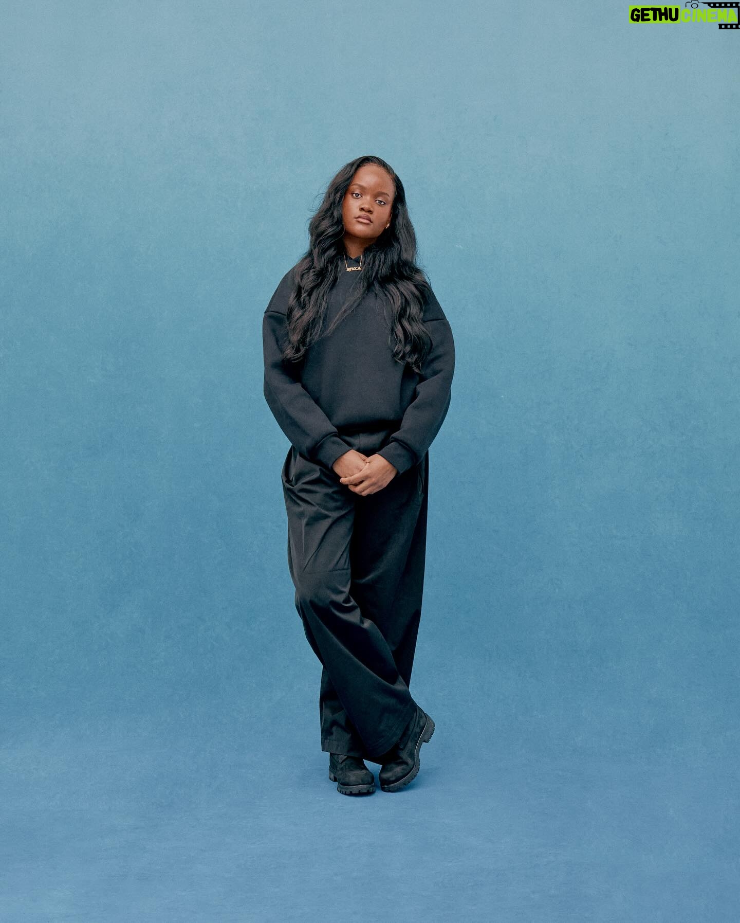 Letitia Wright - 90.1K Likes - Introducing the final segment of our Welcome Home campaign, featuring @letitiawright and her family on this special Christmas Day. A celebration of family, connection, and the beauty of coming together during this season.
For Letitia and her two younger siblings and cousin - Mariam, Hakeem & Rushan, the idea of home is all encompassing—it’s love, trust and a place of safety. Vulnerability and the process of building one another is a shared experience amidst their family.
When speaking to Hakeem about the feeling of being alongside his family on a campaign, which had never been done before, he expressed a sentiment of pride and belief of this being a direct result of love between his family and within the team, to be able to produce an authentic culmination of multiple forms of family.
Additionally, speaking to Mariam about how her family has formed who she is today, she said that they’d been the rock of her life, being there at every crucial step of her development from child to young adult.
Lastly, when asking cousin Rushan about his family’s importance to him it was as simple as it being everything to him. Nothing compares to the genuineness and real truthfulness of your family’s love.
In this collection, Letitia and her family wear a mixture of Night V2 Zip Hoodies & Pullovers, alongside Night V2 Stacks & Night Bermuda Nylon Pants. Their uniformity remphasises the solidarity they share between each other, through all they’ve experienced together as a family.
From our family to yours, wishing you a Merry Christmas filled with love, connection, and the warmth of togetherness.
Shot by @feng_ish
Lighting Gaffer: Akira Trees @a.trees
Creative Director : @emxxuel
Assistant to Creative Director: @michaelkings._
Producer: Abiola @abiolaa.k
Assistant Producer: @deborahray_
Stylist: @marikabastien
Stylist: @kadz.david
BTS: Luca Allick-Smith
Assistant: @amarachifelix_
Assistant: Daniel Atere
Assistant: Blessing Arogula-Kadejoh
MUA: @vinvivaa
Hair Stylist: @brendafordhair
#WelcomeHome #MerryChristmas