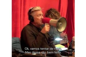 Letrux Instagram - algumas pessoas nos ensinam a sonhar mais. sonhar melhor. sonhar maluco. sonhar acordada. acho que david lynch foi essa pessoa. que ser humano CURIOSO , agradeço. foi brincar de outra coisa. voltou pr’um sonho. sorte.