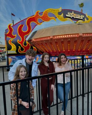 Lexi Rabe Instagram - Been awhile since we have been at @officialboomersparks this is the best place to just hang on a Saturday with your besties! Love the unlimited ride pass! It has everything from  mini golf, go karts. rides, laser tag and arcade! Thanks Boomers! for having us!! #amusementpark #minigolf #gokarts #arcade #bestiehangout #socal