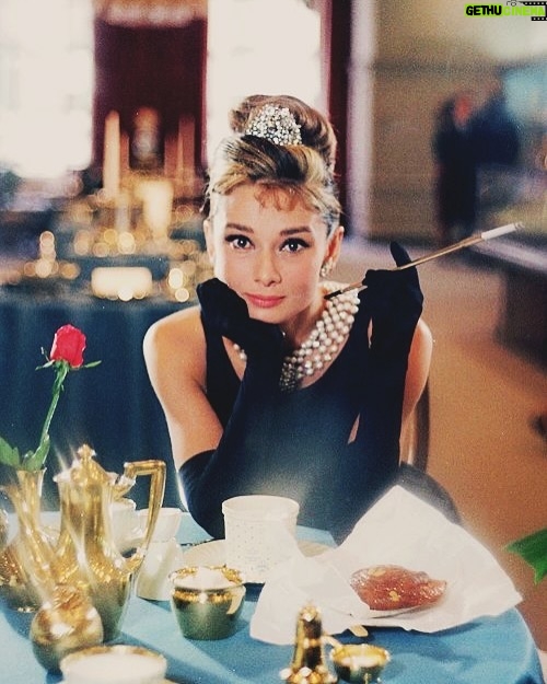 Lil Mama - 3 Likes - Breakfast at Barney’s @_breakfastatbarneys
Audrey went to Tiffany’s, I went to Barney’s 🥞💜🍳💕☕️🌸