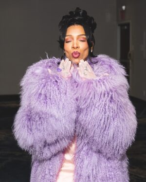 Lil Mama Instagram - Glorious💜💕 There is so much work to Be Done in The Kingdom of God. I’m just Thankful I Get To Do What I Love. 

 My Dreams are Coming True. Learning that to be Faithful is to be Patient, Cause Anything GOOD takes Time. 

I’m Filled with Gratitude💜💕