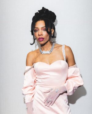 Lil Mama Instagram - Glorious💜💕 There is so much work to Be Done in The Kingdom of God. I’m just Thankful I Get To Do What I Love. 

 My Dreams are Coming True. Learning that to be Faithful is to be Patient, Cause Anything GOOD takes Time. 

I’m Filled with Gratitude💜💕