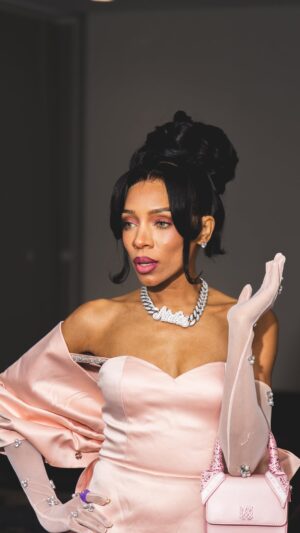 Lil Mama Instagram - @vaniteasetcosmetics @cewinsider Yesterday in Time Square We Celebrated Beauty with The Leading Brands in The Industry. 

Announced the officially Launch of the “itspoppin”collection coming 2025 

Thank You to Everyone Who Supported our Pre Launch This Year:

 “The Voice” “Strike-a-Pose” “Truly In Love” & “College Girl”

We Appreciate Your Support and We’re Excited about our Official Launch. 🚀 💕

Hair: @therealjanelsmith 
Makeup: @vaniteasetcosmetics 
Dress: @novaluxe 
Coat: @danielsleather 
Boots: @dollskill
Bag;@amiri 
🎥📹: @prior.gz 
Car Service: @blackopulencetrucks

Special Thank You to @lcamp06 & @jdonovanpr @pallasmanagementgroup 

Today Was A Good Day 🍃