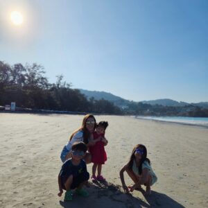 Linda Chung Instagram - We are having a wonderful holiday in Phuket.  Merry Christmas Eve to you all!  We love you. ⛱️🍉☀️🏝️🌊

@clubmedphuket
 #clubmedhk