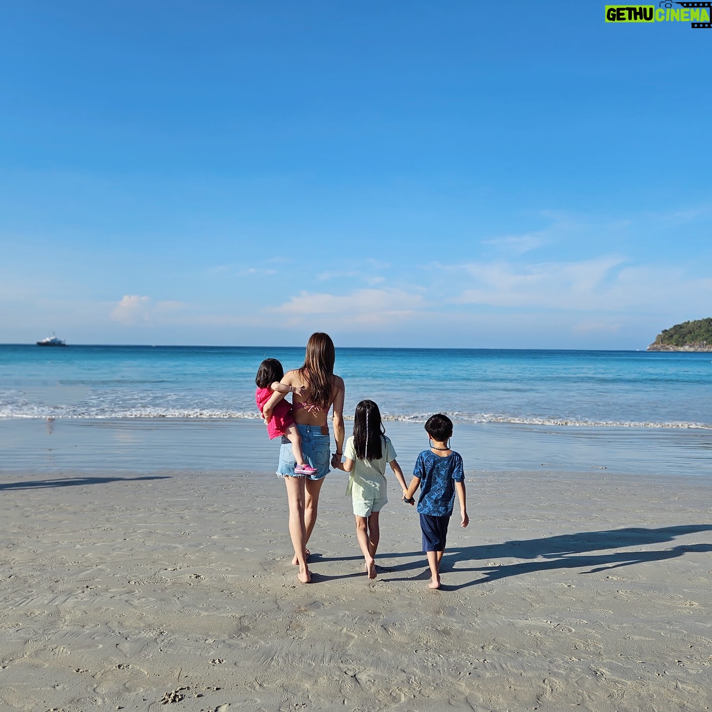 Linda Chung - 35.9K Likes - We are having a wonderful holiday in Phuket. Merry Christmas Eve to you all! We love you. ⛱️🍉☀️🏝️🌊
@clubmedphuket
#clubmedhk