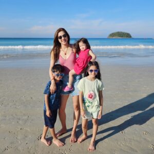 Linda Chung Instagram - We are having a wonderful holiday in Phuket.  Merry Christmas Eve to you all!  We love you. ⛱️🍉☀️🏝️🌊

@clubmedphuket
 #clubmedhk