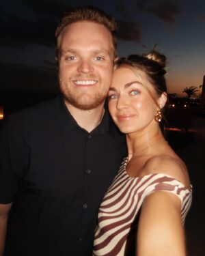 Lindsay Arnold Instagram - 31 ✨ celebrating another year around the sun in paradise with my best friend and I couldn't be more grateful! Thank you all for the bday love 💕 

#birthday #birthdaytrip #momanddad