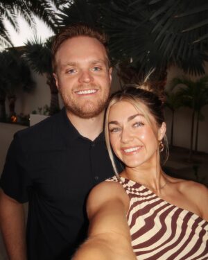 Lindsay Arnold Instagram - 31 ✨ celebrating another year around the sun in paradise with my best friend and I couldn't be more grateful! Thank you all for the bday love 💕 

#birthday #birthdaytrip #momanddad