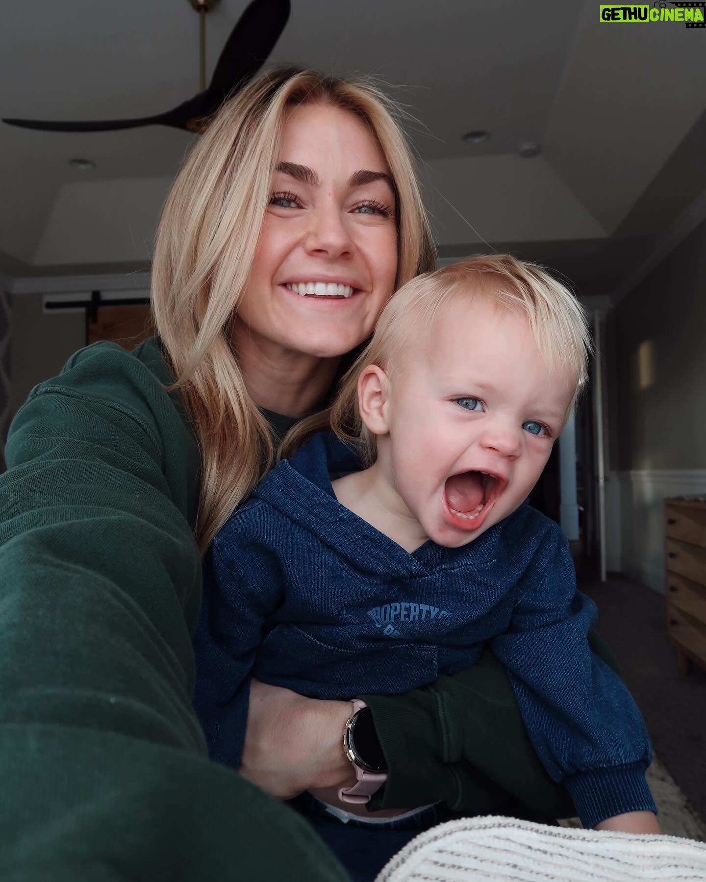 Lindsay Arnold - 101.1K Likes - New hair selfies w/ my girlies 🫶🏻 fresh color and a nice cut feels so good!
Hair by @nataliemckellhair @dwellsalon 🫶🏻
#bronde #haircolorideas #newhaircut