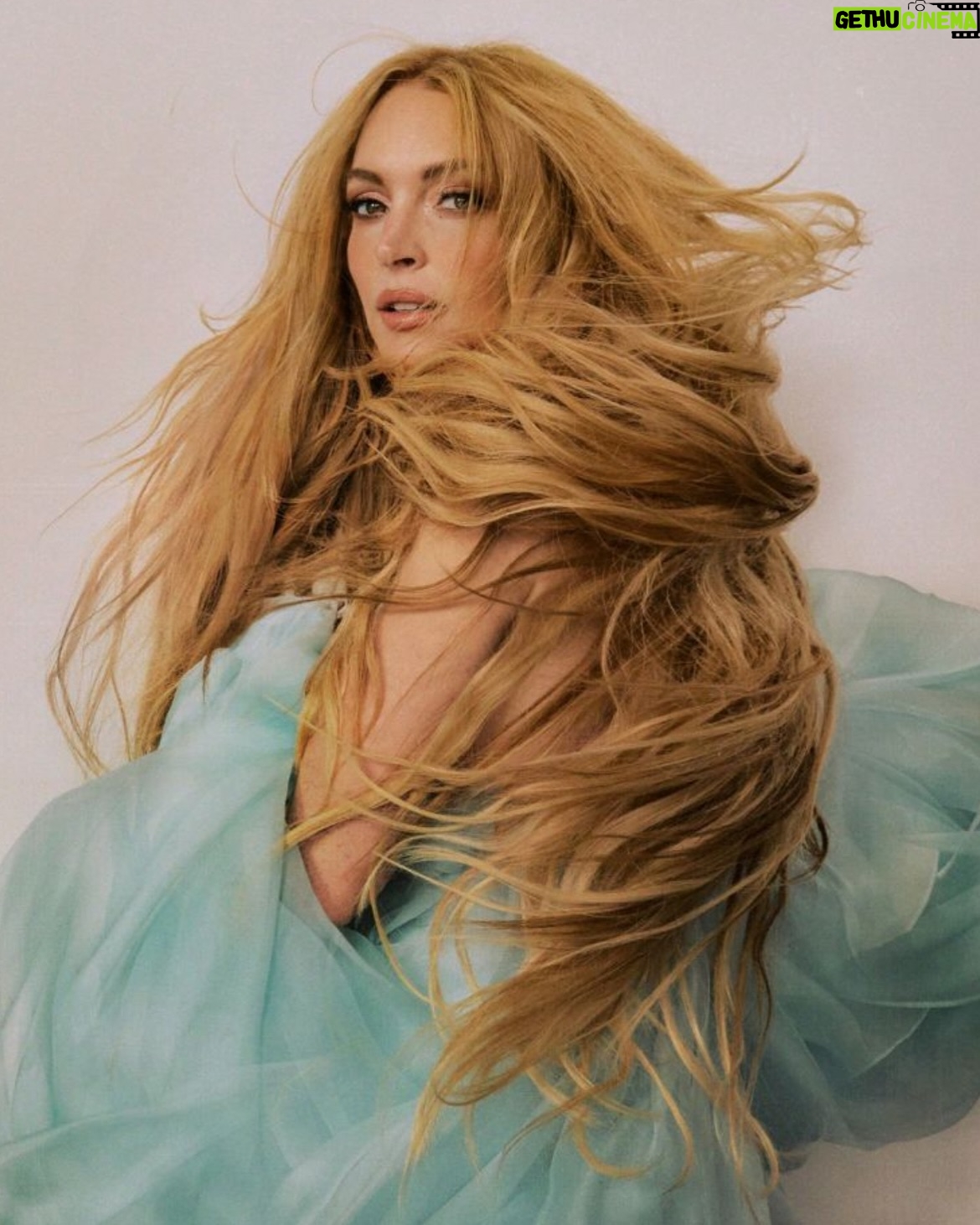 Lindsay Lohan - 439.2K Likes - Had a lovely time on this shoot! Thank you @gregswalesart and my team for a fun day and everyone at @alexa_nypost
Stylist: @anahitaglitters
Hair: @daniellepriano
Makeup: @kristoferbuckle
Nails: @enamelle
Photo Editor: @jessicahober
Talent Booker: @thelifeofthepatty
Writer: @Sarafstewart
Fashion Assistants: @jena_beck, @megpowerss, kruserkristi
On-Set Assistant: @t_christine_531
