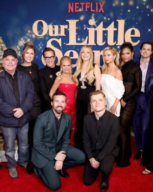Lindsay Lohan Instagram - 🤫 #ourlittlesecret out on @netflix November 27! ❤️⭐️