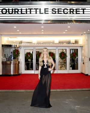 Lindsay Lohan Instagram - 🤫 #ourlittlesecret out on @netflix November 27! ❤️⭐️