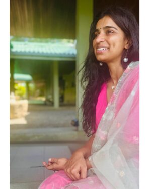 Lisha Chinnu Instagram - Sometimes, all you need is a pop of pink and a touch of desi flair to feel connected, no matter where you are!”