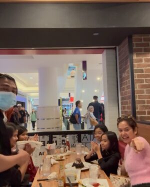 Liyana Jasmay Instagram - Dec hi lites makan makan. Kalau nak post semua tak cukup, so we post a few! And then asyik nak diet , but like who am I kidding?