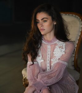 Actress Lola Flanery HD Photos and Wallpapers June 2025