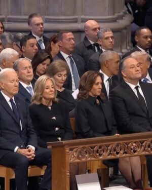 Loni Love Instagram - President Bush is upset his boo boo Michelle is not there…😩😩😩.. President Biden is taking a nap … President Clinton is checking out the ladies… Obama just being Obama … #RIPPresidentCarter