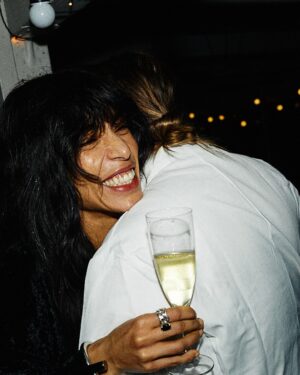 Loreen Instagram - What my last couple of hours of 2024 looked like. Food, love, dogs & hugs 🤍